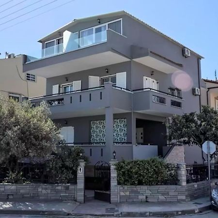 Glykanisos Suites Néa Péramos Dış mekan fotoğraf