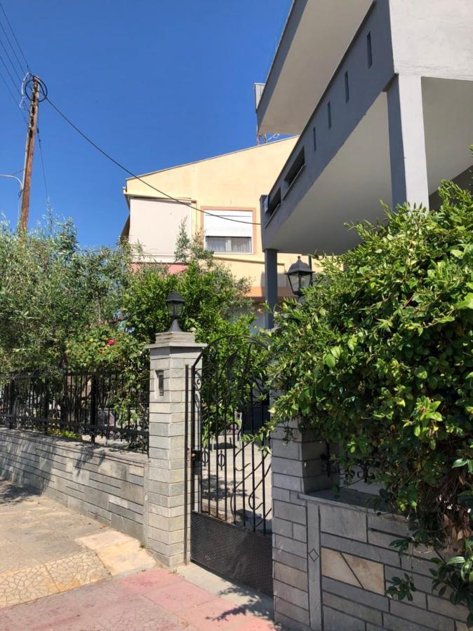 Glykanisos Suites Néa Péramos Dış mekan fotoğraf
