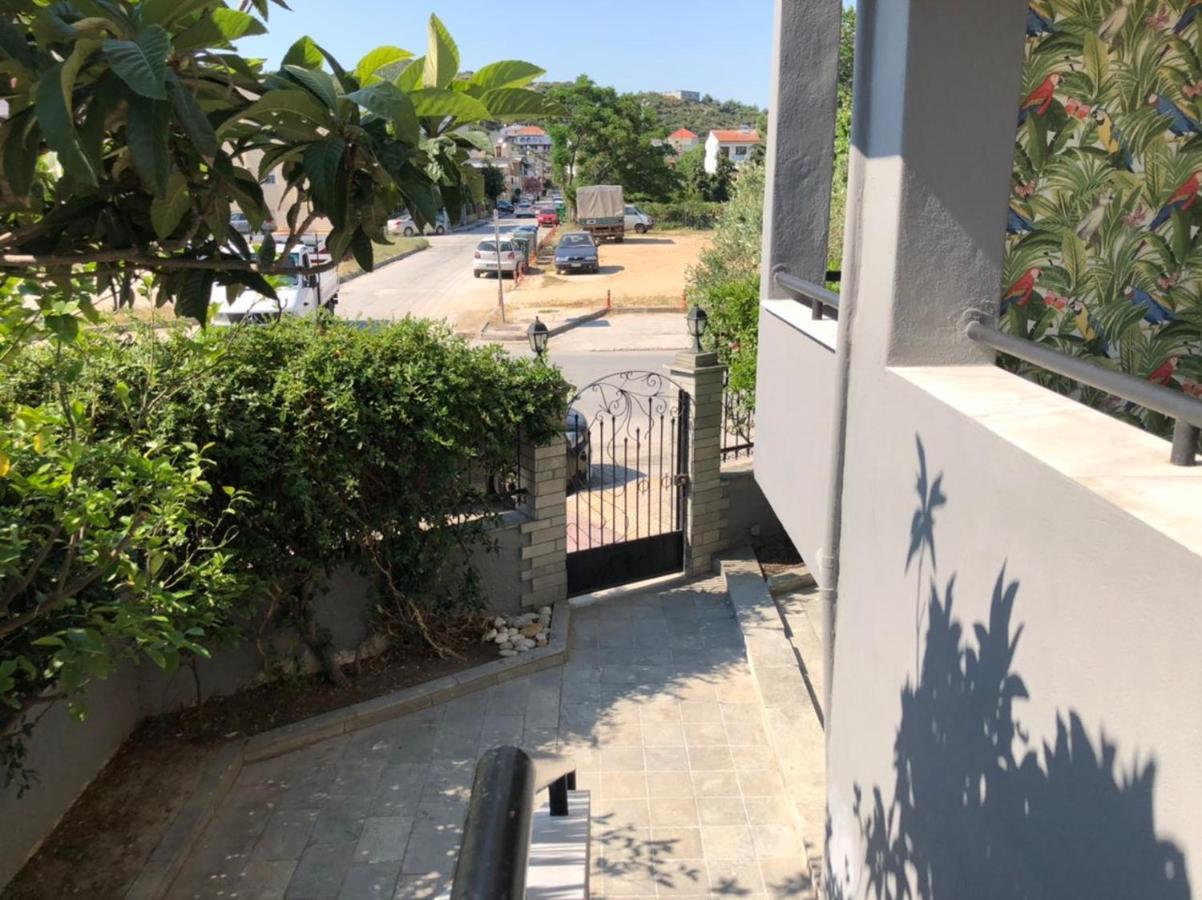 Glykanisos Suites Néa Péramos Dış mekan fotoğraf