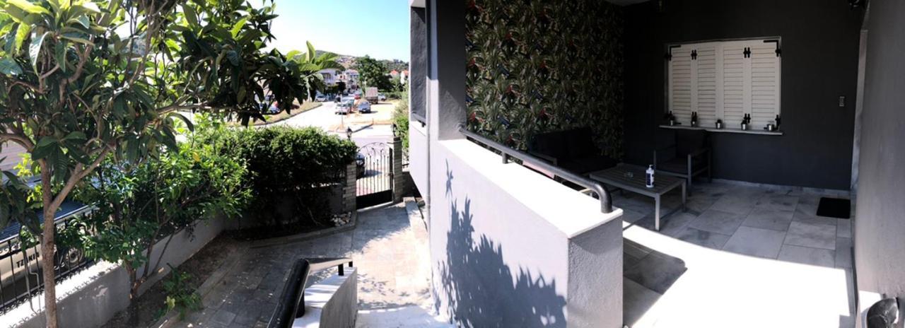 Glykanisos Suites Néa Péramos Dış mekan fotoğraf