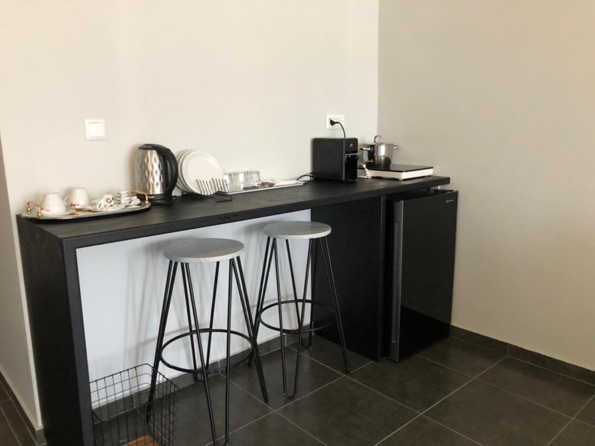 Glykanisos Suites Néa Péramos Dış mekan fotoğraf