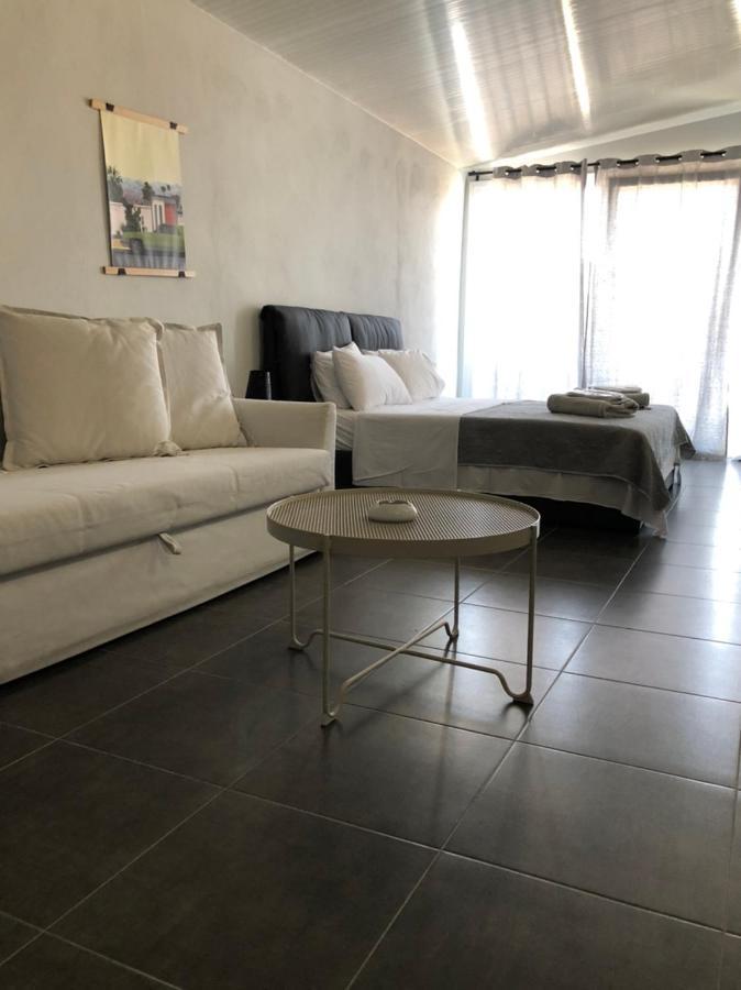 Glykanisos Suites Néa Péramos Dış mekan fotoğraf
