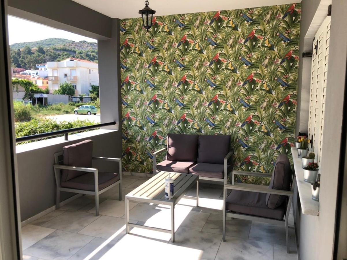 Glykanisos Suites Néa Péramos Dış mekan fotoğraf