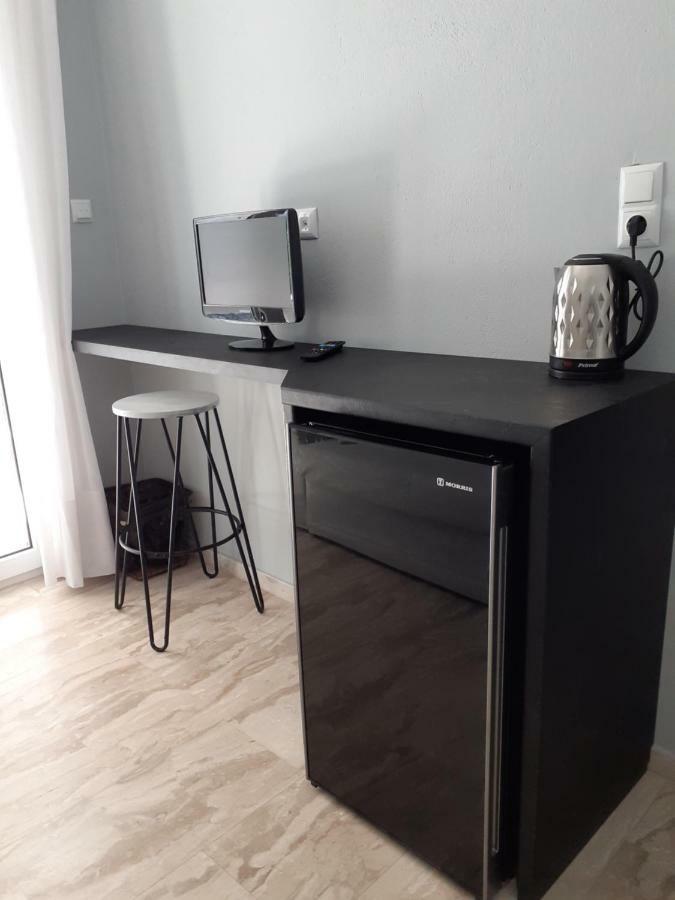 Glykanisos Suites Néa Péramos Dış mekan fotoğraf