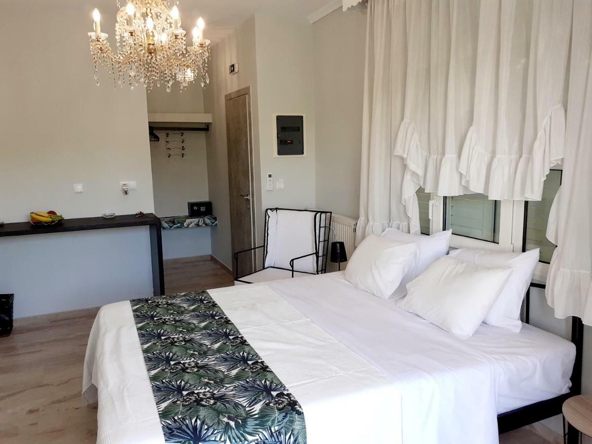 Glykanisos Suites Néa Péramos Dış mekan fotoğraf